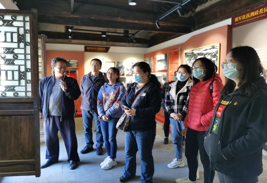 北京市知識產權局第六黨支部開展“緬懷革命先烈、追尋紅色記憶”聯合黨日活動2.jpg
