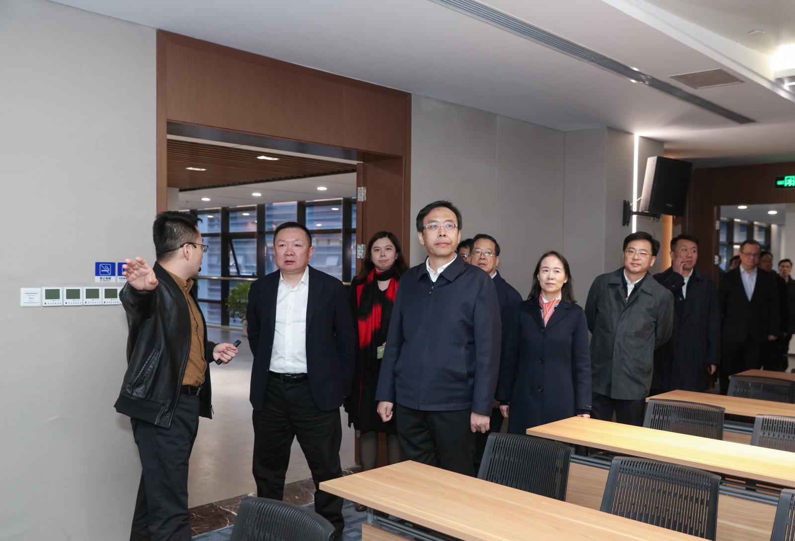 王暉市長調研中國（南通）知識產權保護中心2.jpg