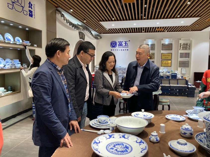 景德鎮市市監局深入開展知識產權“雷霆行動”、“鐵拳行動”等系列知識產權專項整治行動1.jpg