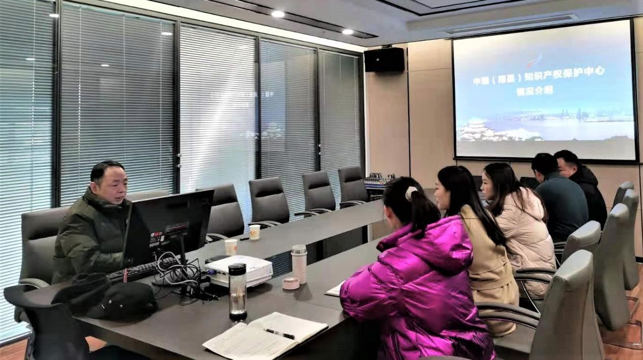 南昌保護中心副主任彭輝赴市工商聯授課.jpg