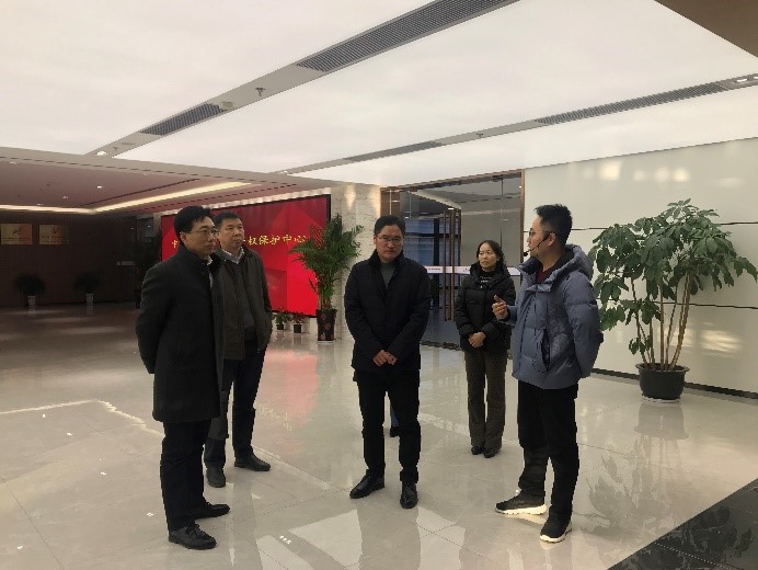 通州區副區長陸忠華一行調研南通知識產權保護中心.jpg