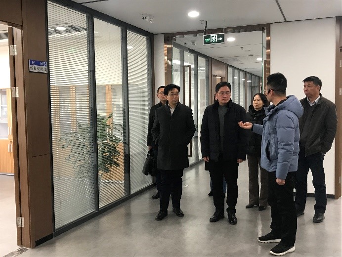 通州區副區長陸忠華一行調研南通知識產權保護中心2.jpg
