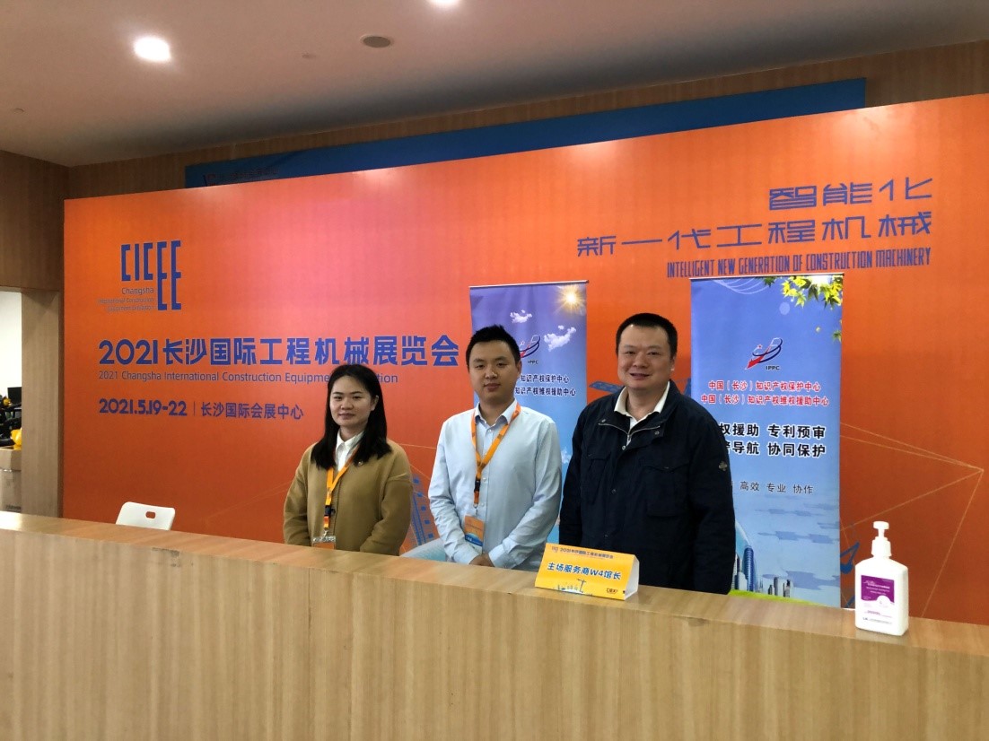 護航工程機械展  助力“鋼鐵俠”盛會2.jpg