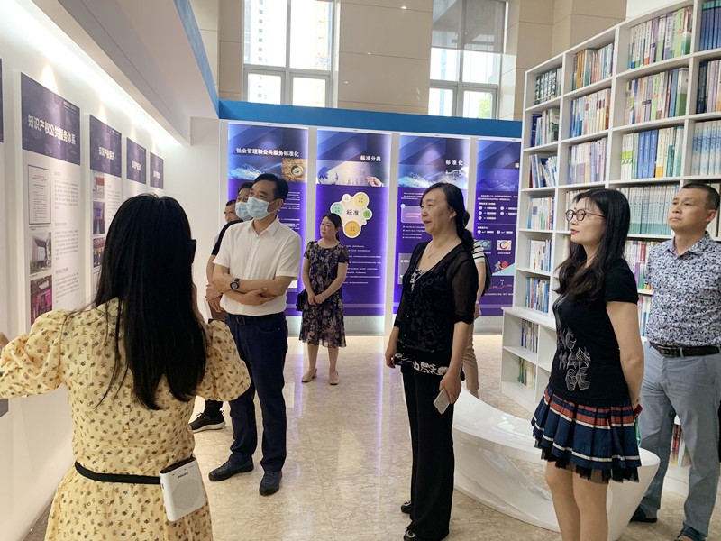 襄陽市市場監管局胡啟敏副局長一行調研武漢保護中心2.jpg