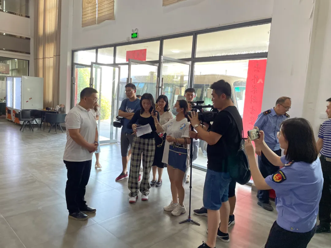 2021全國主流媒體記者走進景德鎮(zhèn)2.png