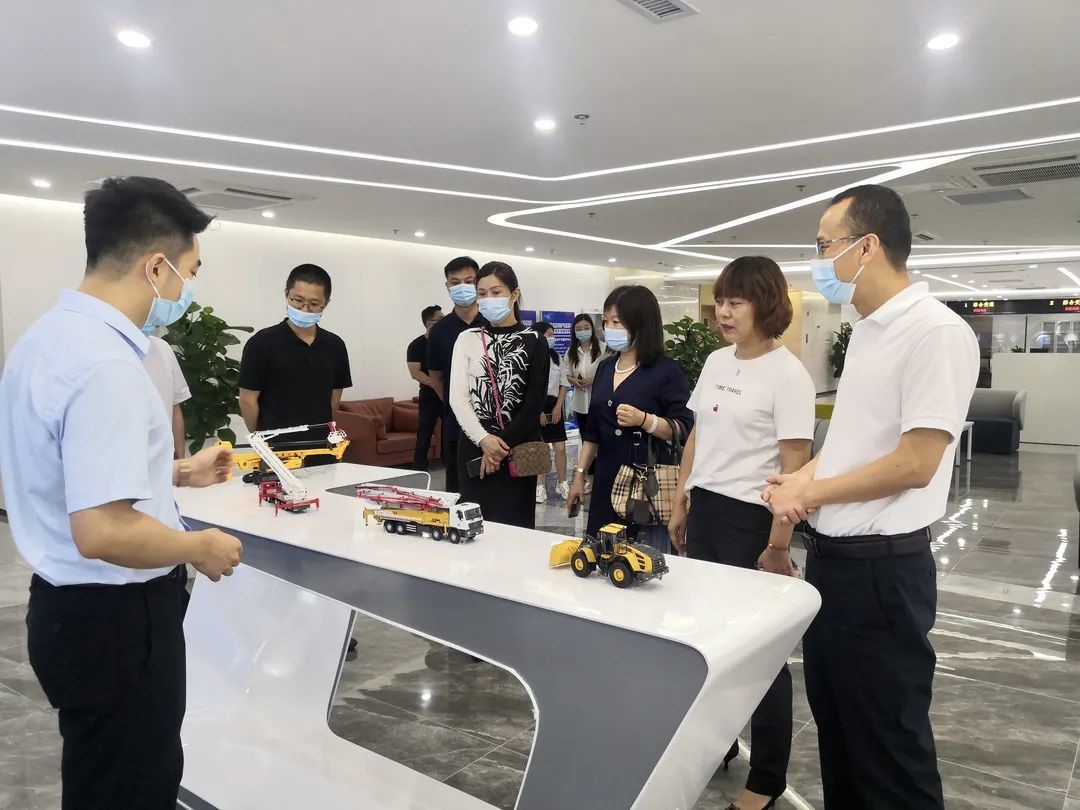 專利審查協作江蘇中心領導到徐州保護中心交流指導1.jpg