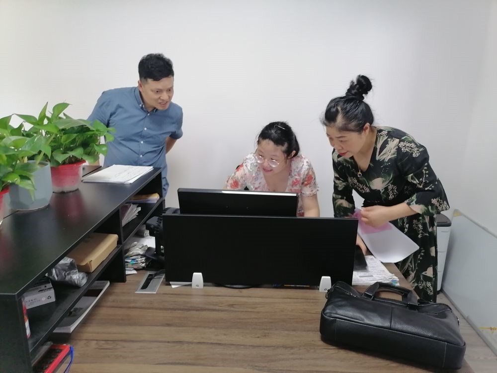 中國桐鄉（現代服飾）知識產權快速維權中心線上線下援助 實現企業零跑次.jpg