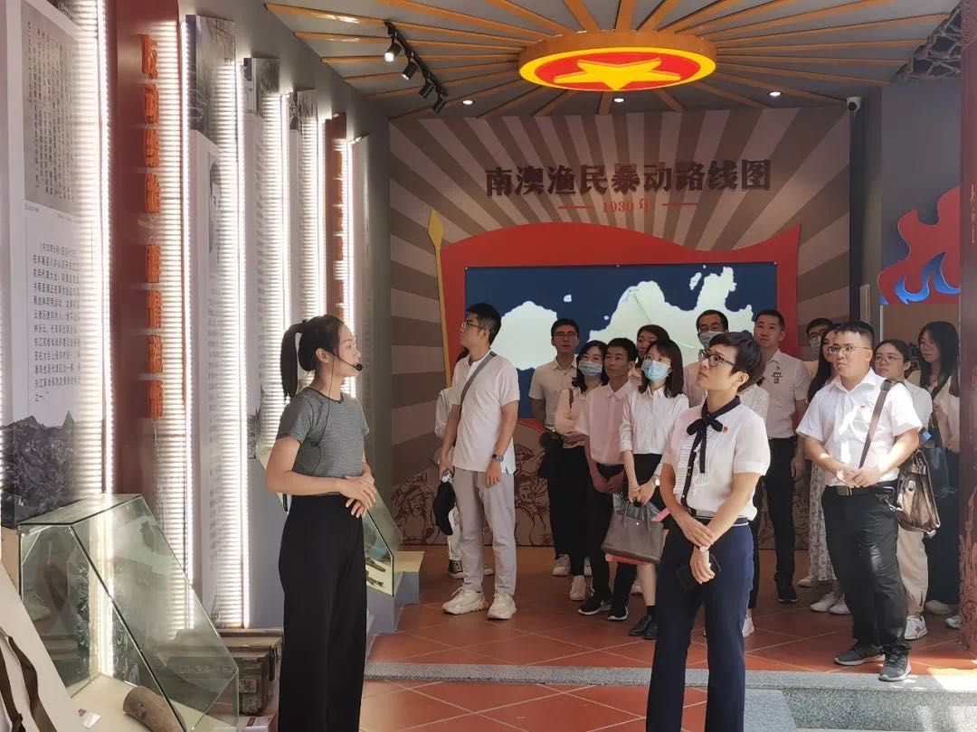 學黨史悟思想，守紀律鑄忠誠——市知識產(chǎn)權(quán)保護中心開展黨史學習教育主題黨日活動2.jpg