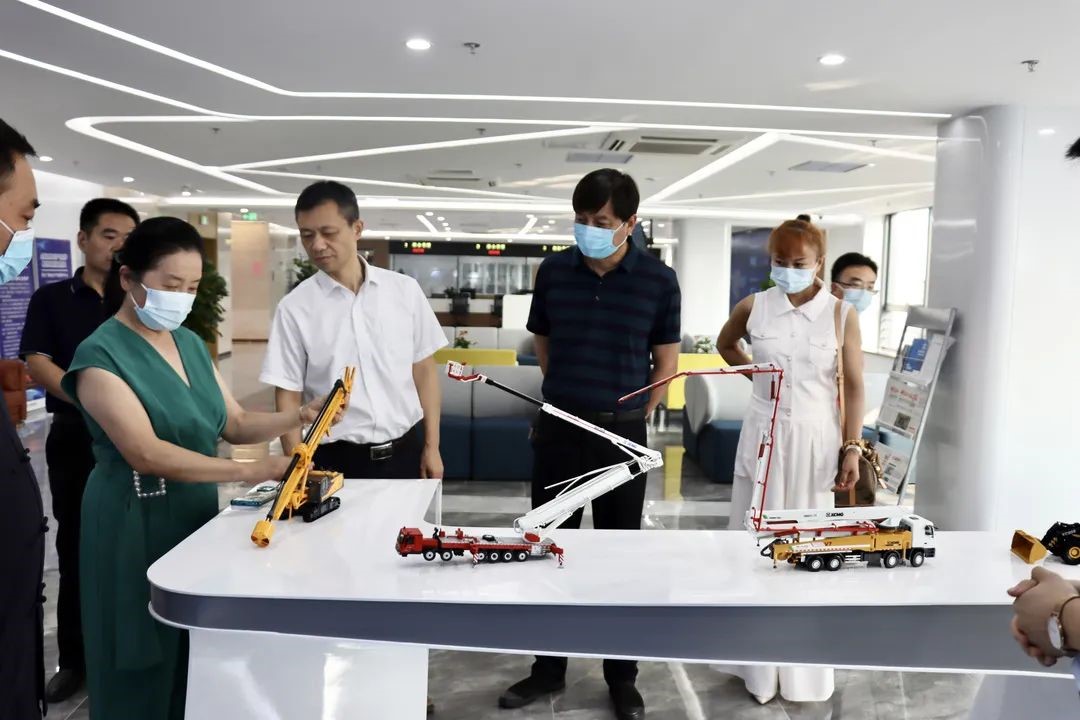 市政協社法委到徐州保護中心視察工作1.jpg