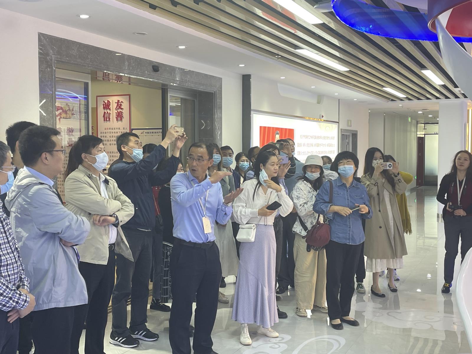 全國知識產權公共服務能力提升培訓班一行來到中國（甘肅）知識產權保護中心開展現場參觀教學活動1.jpg