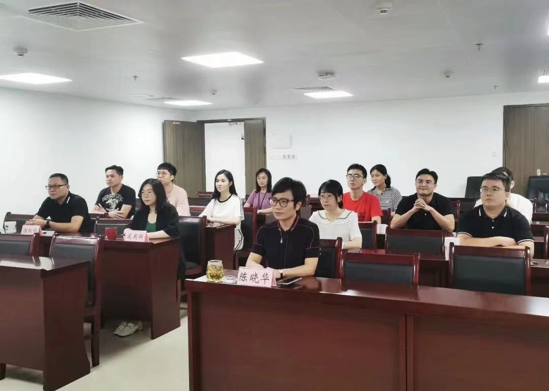 品讀紅色經典，追憶崢嶸歲月——市知識產權保護中心開展“看電影 學黨史”活動2.jpg