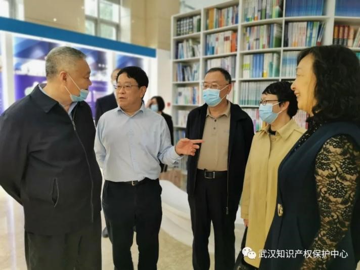 國家知識產權局專利局副局長徐聰一行蒞臨武漢保護中心考察調研1.jpg